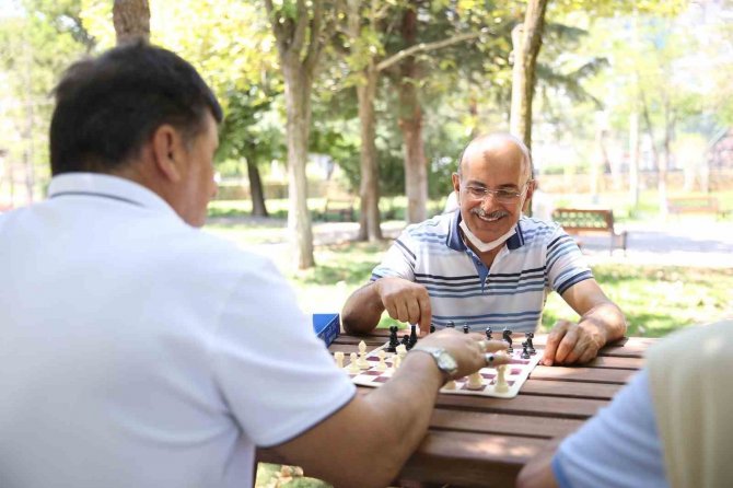 Merkezefendili Büyükler Verimli Ve Kaliteli Vakit Geçiriyor