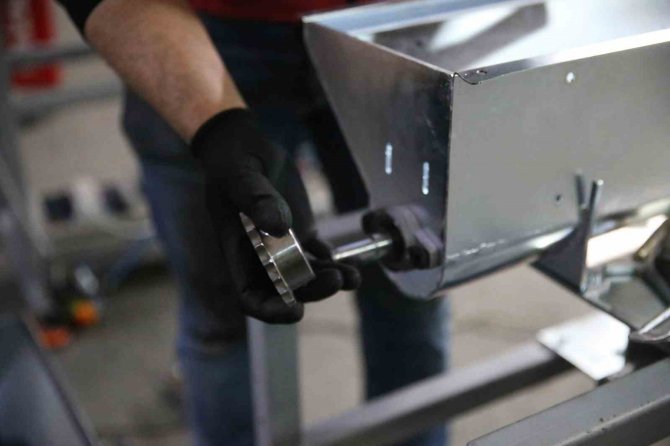 Mama Üretim Makineleri Sokak Hayvanlarına Temiz Mama Sağlıyor