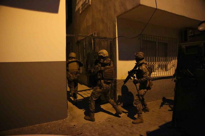 Mersin’de Deaş’a Operasyon: 8 Gözaltı Kararı