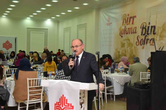 İ̇zmir Vakıflar Bölge Müdürlüğü’nden Manisa’da 850 Kişilik İftar