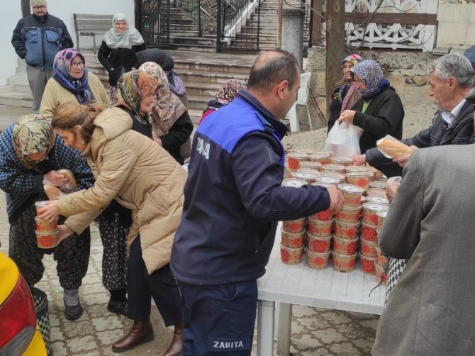 Nallıhan Belediyesi’nden Günlük 2 Bin Aileye Sıcak Yemek