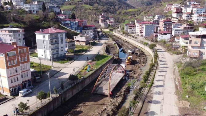 Samsun’da 22 Metrelik Köprü Karadan Yürütüldü