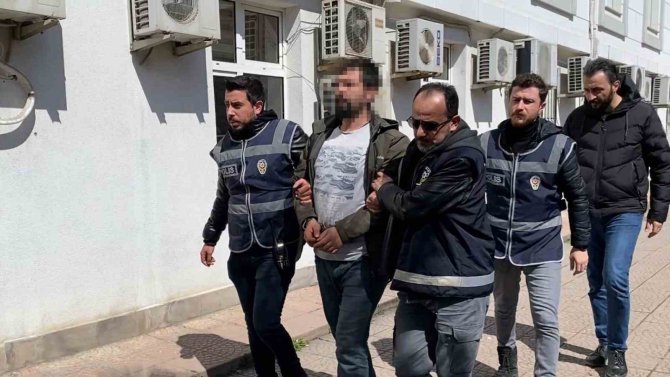 Tartıştığı Baba Ve Oğlunu Öldüren Zanlı Adliyeye Sevk Edildi