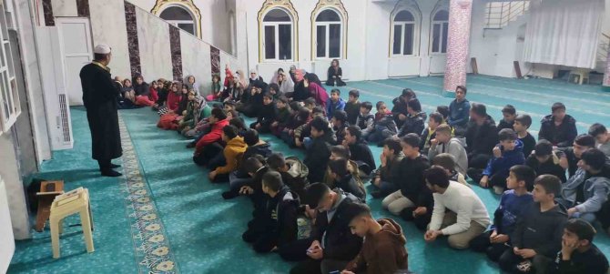 Şırnaklı Öğrenciler Teravih Namazında Buluşuyor