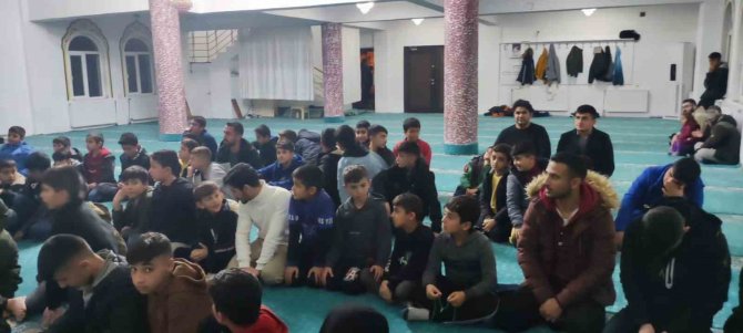 Şırnaklı Öğrenciler Teravih Namazında Buluşuyor