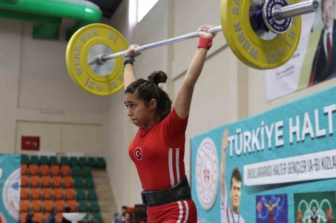 Okullar Arası Genç Kızlar Türkiye Halter Şampiyonası Kuşadası’nda Başladı