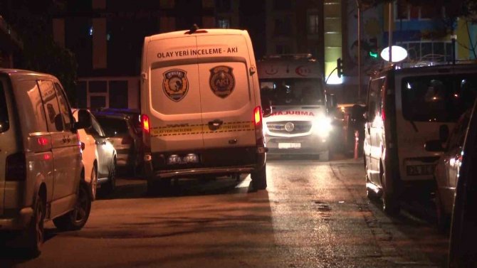 Ümraniye’de Anne Ve Oğlu Evde Ölü Bulundu