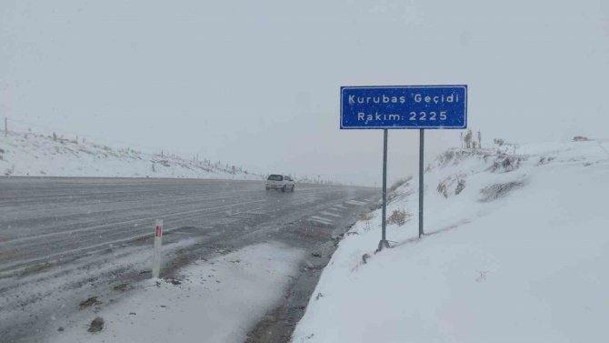 Van’da Kar Yağışı Etkili Oluyor