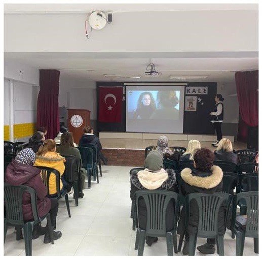 ’En İ̇yi Narkotik Polisi Anne’ Eğitimine Katıldılar