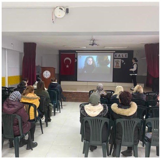 ’En İ̇yi Narkotik Polisi Anne’ Eğitimine Katıldılar