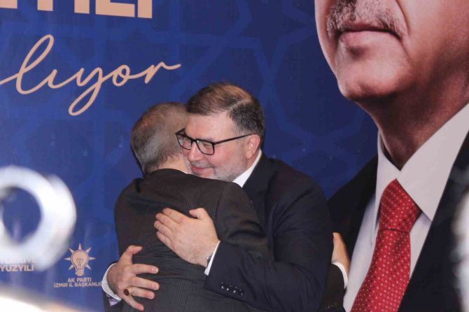 Ak Parti İ̇zmir’in Yeni Başkanı Görevi Devraldı