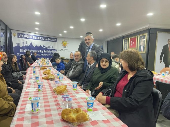 Başkan Yıldırım İl Binasında İftar Yemeği Verdi