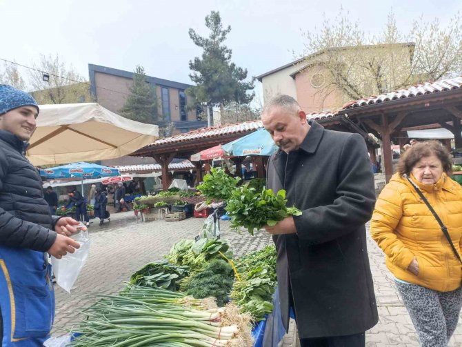 Gündoğdu, Çarşı Pazar Gezip Vatandaşı Dinliyor