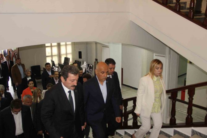 Kirişci, Bakanlığına Bağlı Müdürlüklerden Brifing Aldı