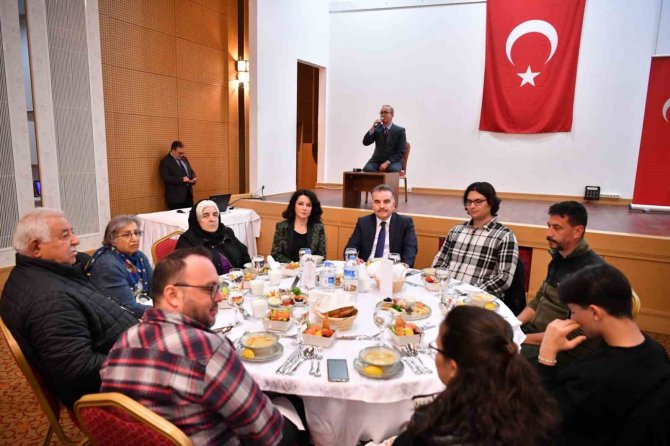 Vali Şıldak Edremit’te İftar Programına Katıldı