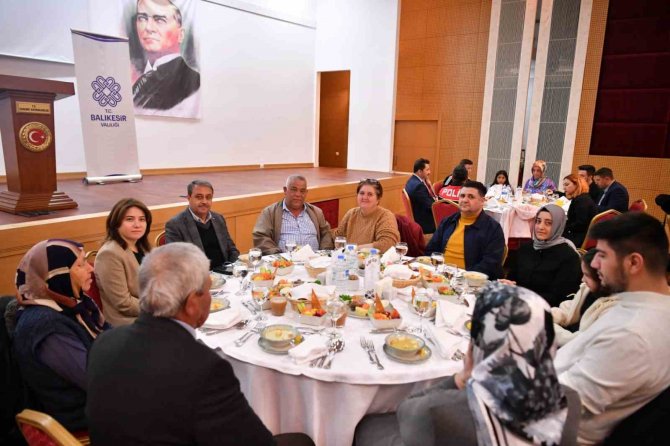 Vali Şıldak Edremit’te İftar Programına Katıldı