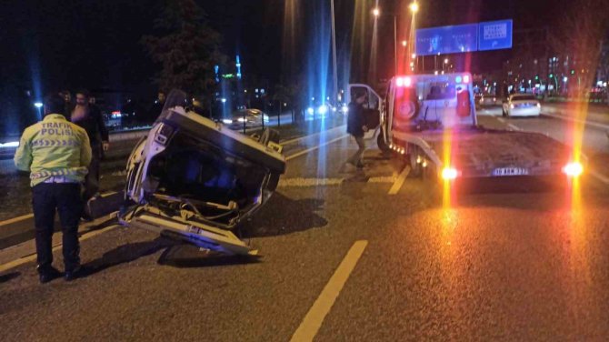 Kontrolden Çıkan Otomobil Takla Attı, 1 Kişi Yaralandı