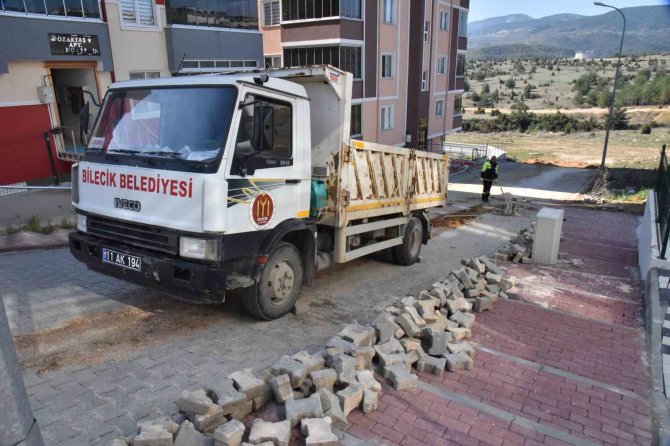 Bilecik’te Birçok Noktada Kaldırım Yenileme Ve Bakım Çalışmaları Gerçekleştirildi