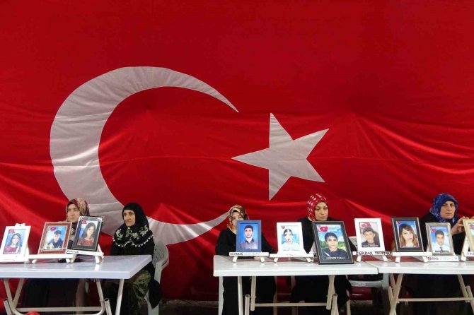 Diyarbakır Annelerinin Evlat Nöbeti Sürüyor
