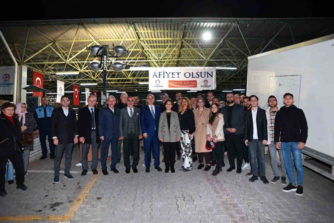 Denizli Büyükşehirin İftar Bereketi Pelitlibağ’a Taşındı