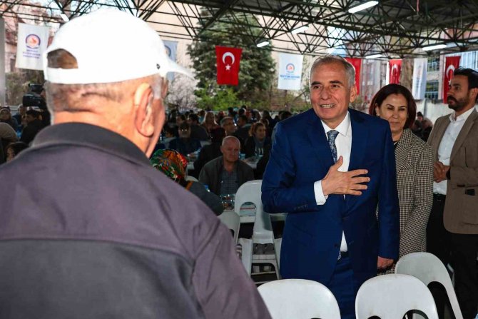 Denizli Büyükşehirin İftar Bereketi Pelitlibağ’a Taşındı