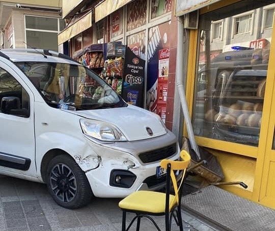 Edirne’de Baba Ve Kızının Yaralandığı Kaza Anı Kamerada