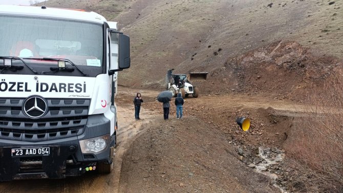 Sağanak Nedeni İle Tahrip Olan Yollar Onarıldı