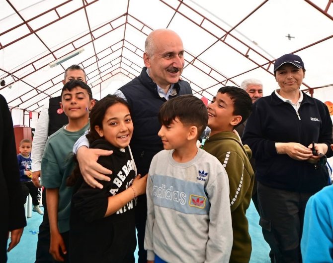 Bakan Dönmez: “Deprem Bölgesinde Elektrik Ve Doğalgaz Altyapısında Sorun Bitti”