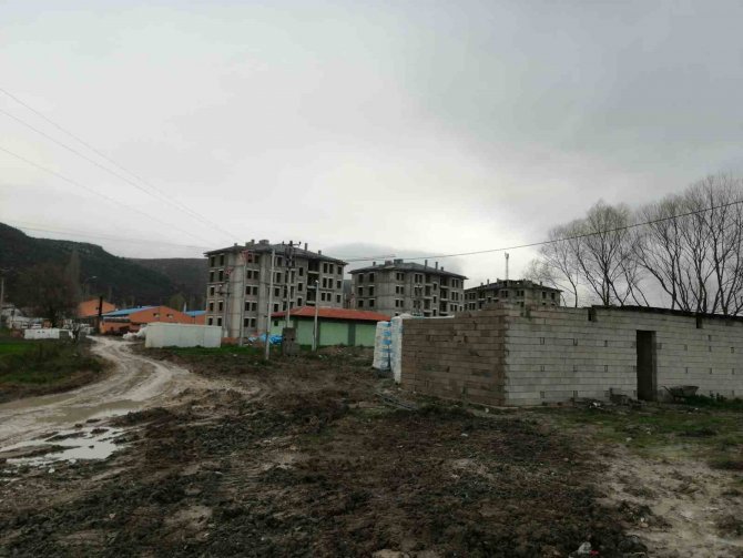 Başkan Suer Toki̇ Şantiyesinde İşçilerle İftar Yaptı
