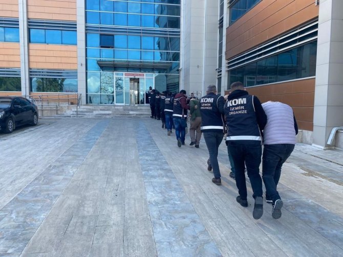 Akbaba Operasyonu’nda Ödemiş Belediyesi’nde Çalışan 2 Kişi Gözaltında Alındı