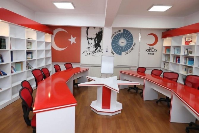 Depremde Hayatını Kaybeden Akademisyenin Adı Kütüphanede Yaşayacak