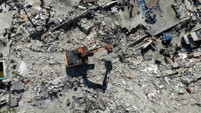 40 Yıllık Emekleri 40 Saniyede Enkaz Oldu