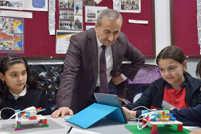 Bi̇lsem Geleceğin Bilim İnsanlarını Ve Mucitlerini Yetiştiriyor