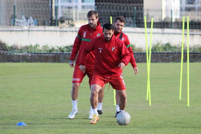 Karşıyaka’da Sakatlık Problemleri Can Sıkıyor