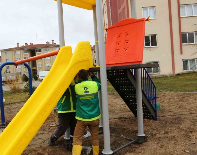 Ereğli’de Toki̇ Parkı Yenilendi