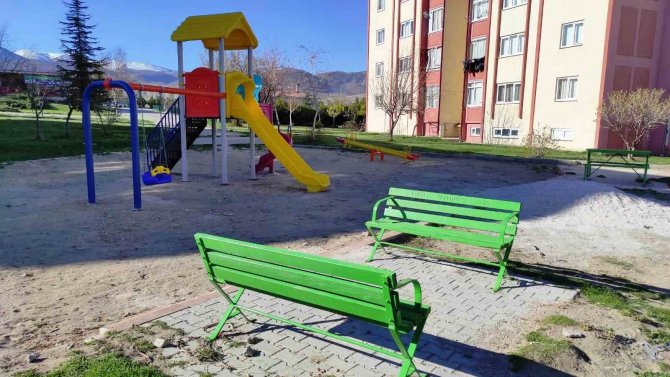 Ereğli’de Toki̇ Parkı Yenilendi