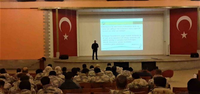 Kütahya Obm Orman Yangınları İle Mücadelede Askeri Birliklere Eğitim Veriyor