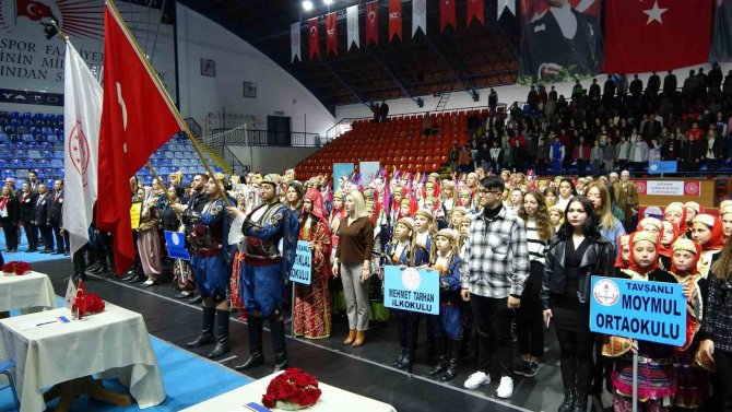 Kütahya’da ’Halk Oyunları İl Birinciliği Müsabakaları’ Renkli Görüntülere Sahne Oldu