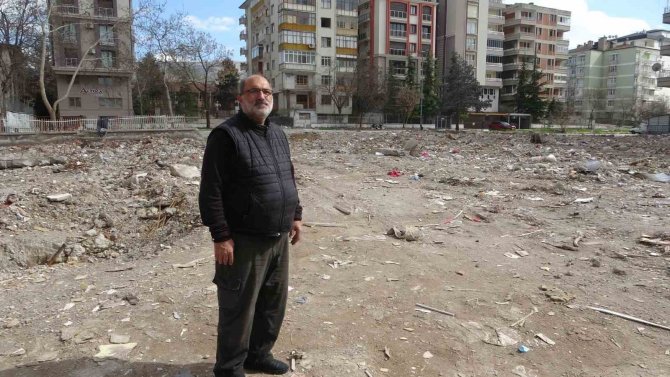Malatya’da Onlarca Kişiye Mezar Olan İki Binanın Enkazı Kaldırıldı