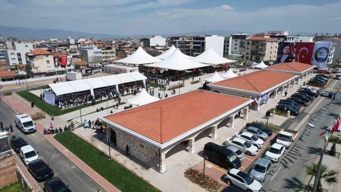 Salihli Belediyesi’nden 5’i Bir Yerde Açılış