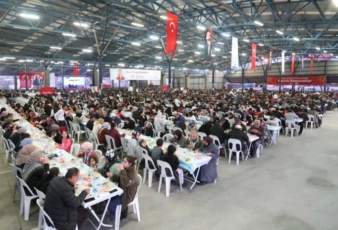 Ramazan’ın Huzuru, Paylaşmanın Güzelliği Merkezefendi’de Yaşanıyor