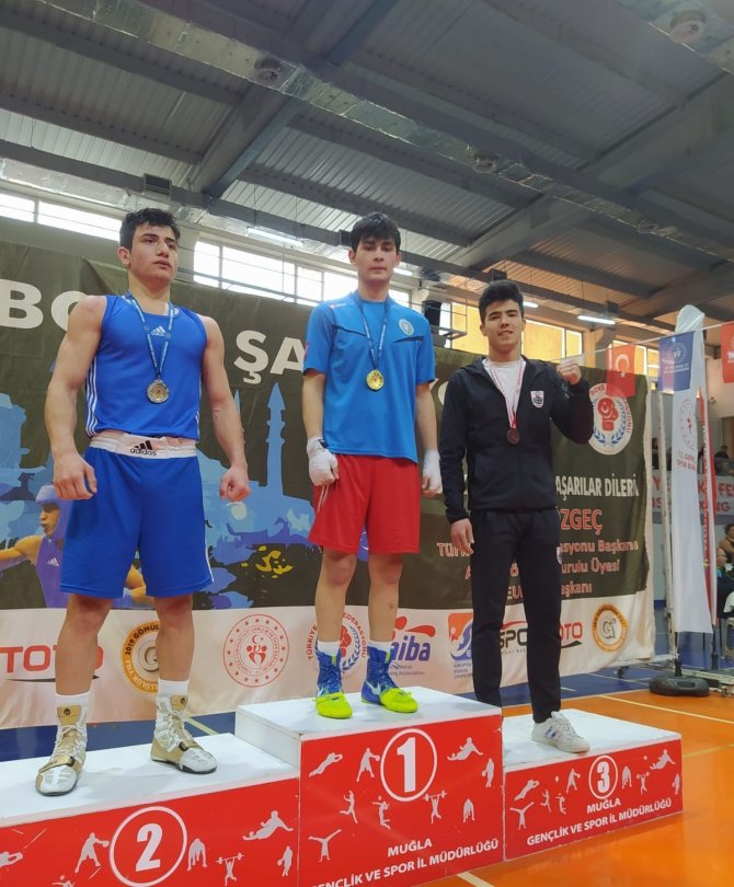 Bursa Büyükşehir Belediyesporlu Boksörlerden Başarı