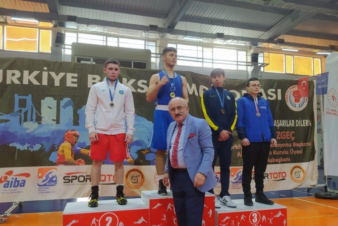 Bursa Büyükşehir Belediyesporlu Boksörlerden Başarı