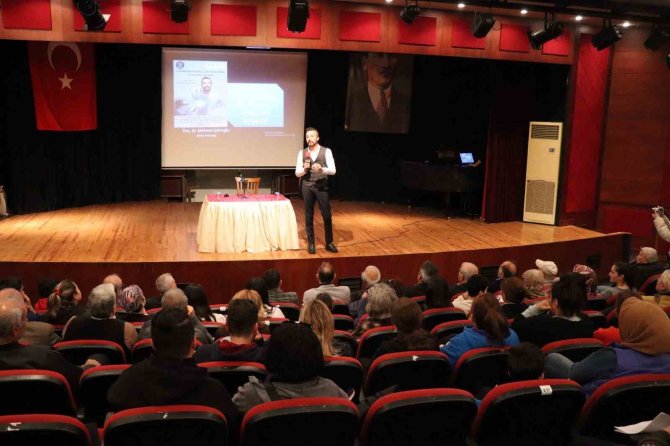 Depremin Psikolojik Etkilerini Azaltma Konulu Konferans İlgi Gördü