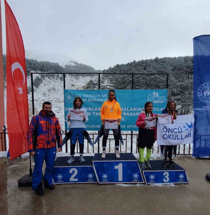 Elif Doğa Bektaş Birinci Oldu