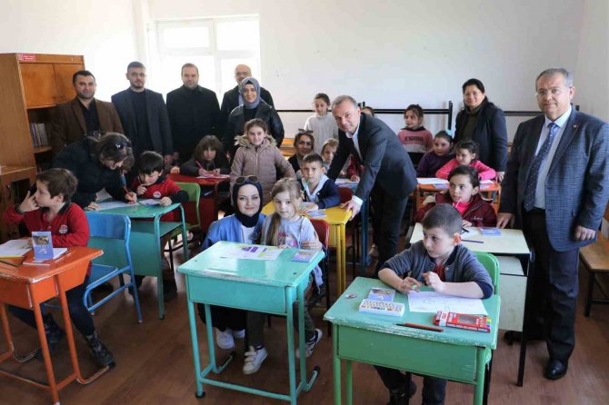 Hastaneden Okula Kitap Bağışı