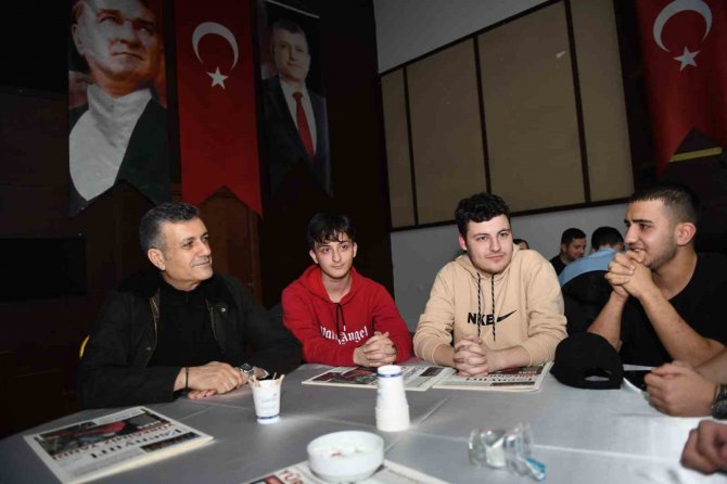 Esenyurt Belediye Başkanı Bozkurt Gençlere Seslendi: “Hayallerinizden Vazgeçmeyin”