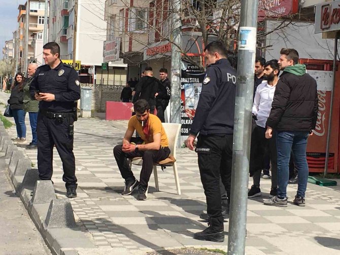 İ̇ki Grup Arasında Çıkan Tartışma Kanlı Bitti