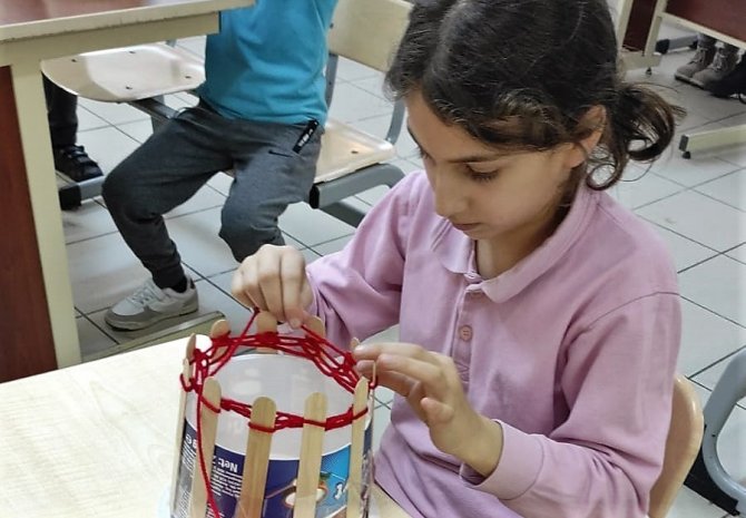 Sındırgılı Minikler Depremzedeler İçin Yardım Topladı