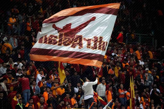 Spor Toto Süper Lig: Galatasaray: 0 - Adana Demirspor: 0 (Maç Devam Ediyor)